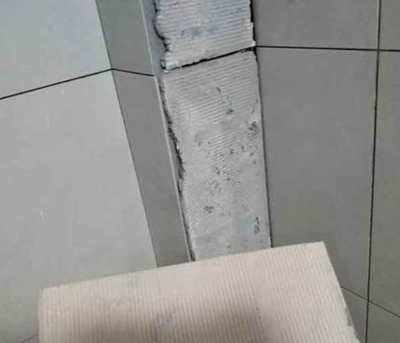 江门市瓷砖空鼓维修公司分享下厨房瓷砖脱落的补救措施。